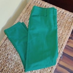 New York & Company Ankle Pants, green, size 6, gently used condition.